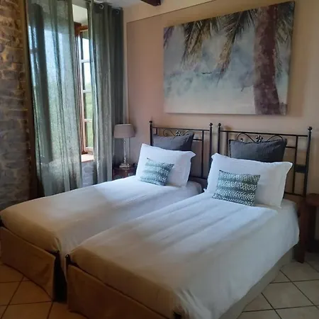 罗坎达德尔博尔戈酒店 Torrechiara